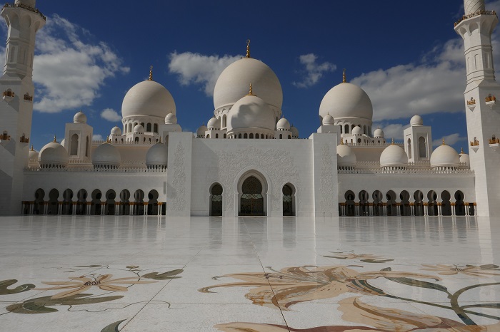 Sheikh Zayed Grand Mosque Courtyard