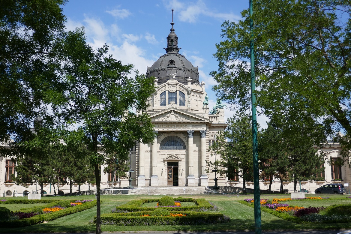 Széchenyi Baths Exterior