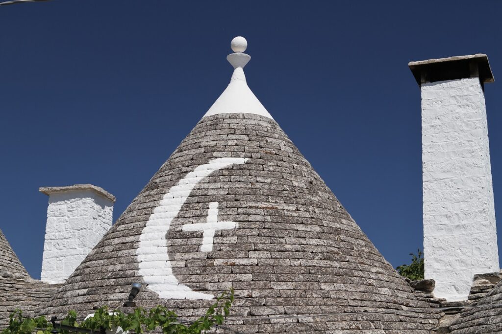 Trullo with Roof Symbol